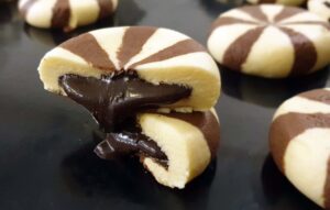Double Color Filled Cookies